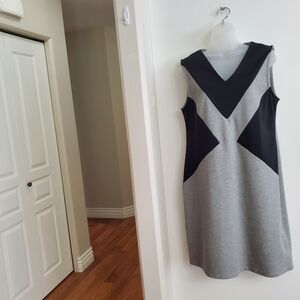 NWR b.young Classic V-Neck Gray and Black Midi Jumper Dress XL
